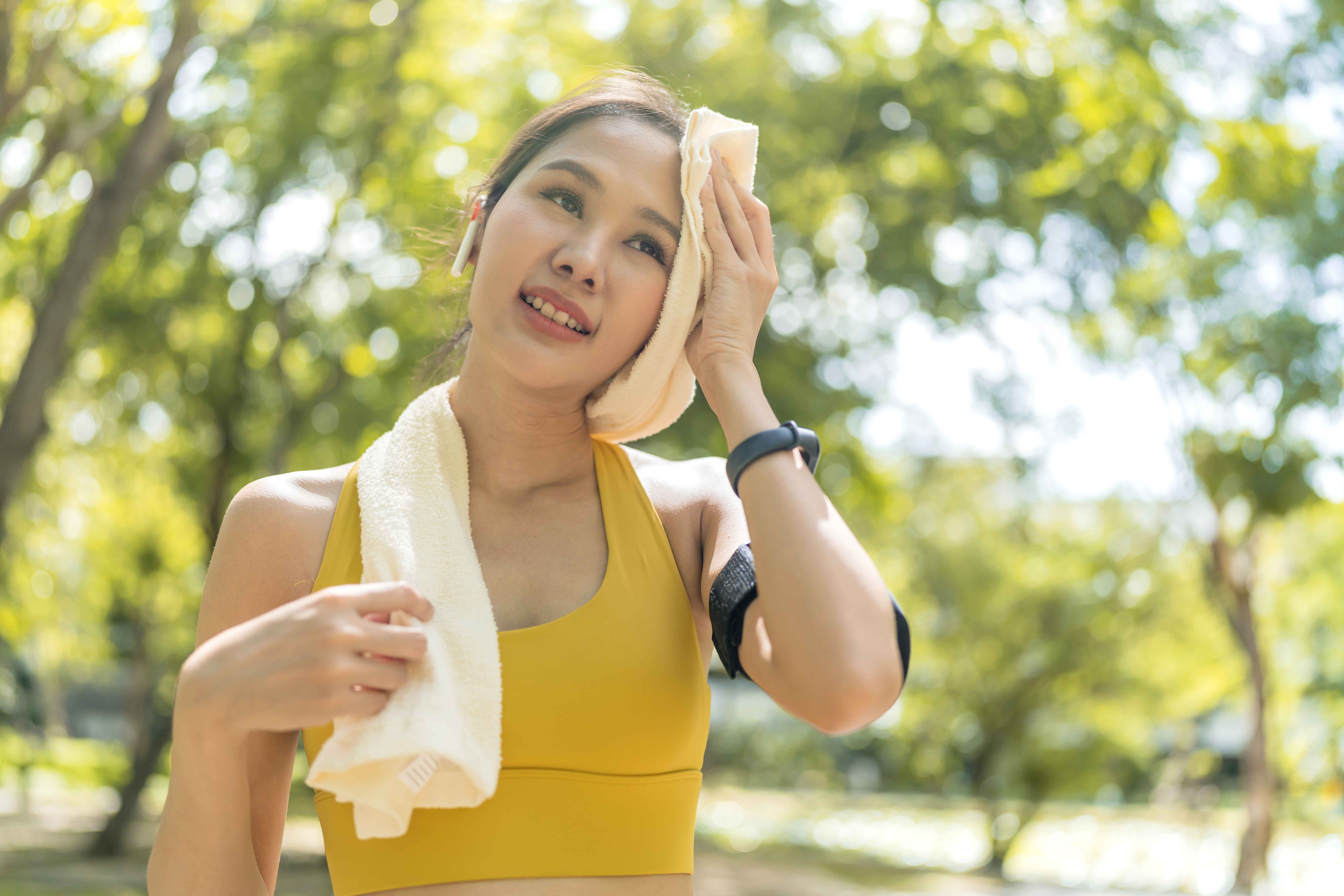 asian-active-female-runner-workout-standing-bent-catching-her-breath-after-running-session-park-garden-sports-female-woman-taking-break-after-run-morning-exercise-lifestyle